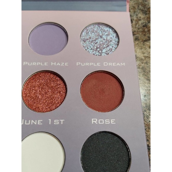 ILLUMINATI X ISA PALETTE - Picture 3 of 4